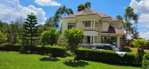 Elgonview Eldoret property, mortgage accepted house, ready title mansion, modern design home, sunken sitting room, open plan kitchen,